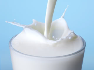 Стакан с молоком